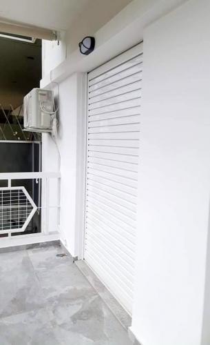 Πόρτα συρόμενη σειράς Europa 100, με παντζούρι και σήτα