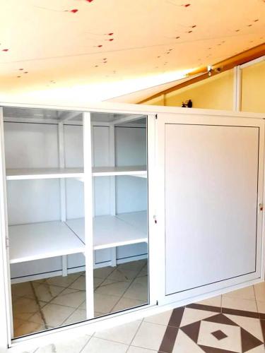 Ντουλάπα αλουμινίου συρόμενη, δίφυλλη