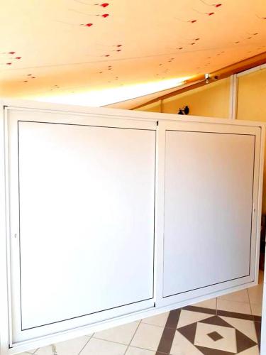 Ντουλάπα αλουμινίου συρόμενη, δίφυλλη