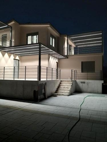 Κουφώματα αλουμινίου σειράς Europa Prima 850 & Europa 800, πέργκολες, ρολά Β/Τ - Η/Λ, ασφάλειες σιδήρου