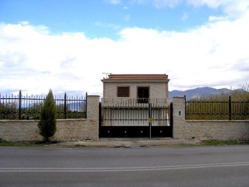 Έργο κουφωμάτων αλουμινίου σε μονοκατοικία