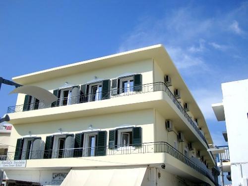 Ξενοδοχείο Kontes (Πάρος). Κουφώματα PVC