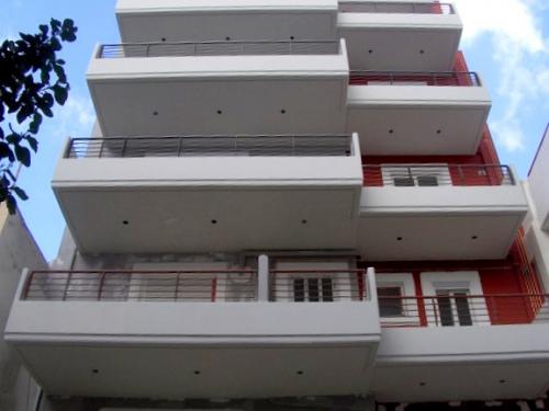 Έργο πολυκατοικίας με κουφώματα αλουμινίου