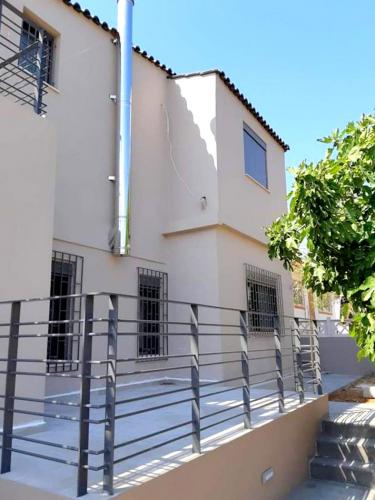 Κουφώματα αλουμινίου σειράς Europa Prima 850, πέργκολες και ασφάλειες σιδήρου