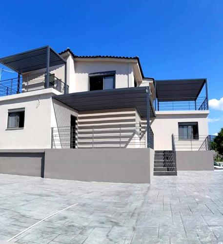 Κουφώματα αλουμινίου σειράς Europa Prima 850 & Europa 800, πέργκολες, ρολά Β/Τ - Η/Λ, ασφάλειες σιδήρου