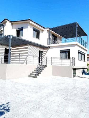 Κουφώματα αλουμινίου σειράς Europa Prima 850 & Europa 800, πέργκολες, ρολά Β/Τ - Η/Λ, ασφάλειες σιδήρου