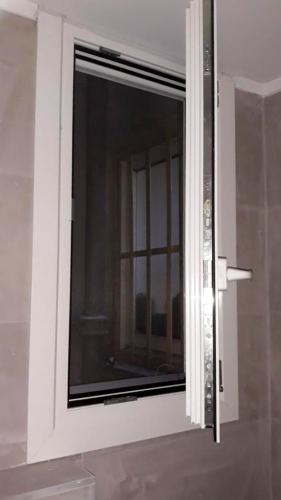 Παράθυρο ανοιγόμενο αλουμινίου σειράς Europa Prima 850