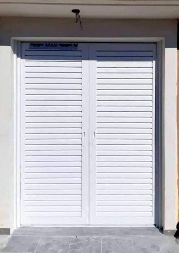 Πόρτα δίφυλλη, συρόμενη με σήτα, σειράς Europa 2000