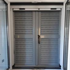 Παράθυρο αλουμινίου ανοιγόμενο με ρολό και σήτα κάθετης κίνησης, σειρά Europa Prima 850